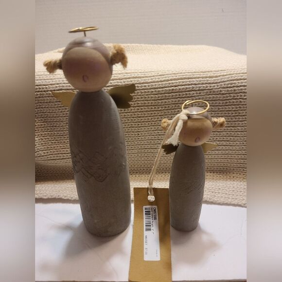 Cement Angel's Holiday Decor - Picture 1 of 6